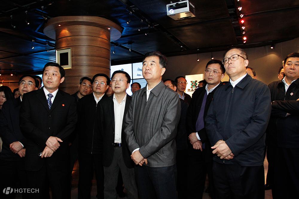 11、2012年4月9日 现任全国政协主席汪洋率团考察太阳成集团tyc7111cc.jpg